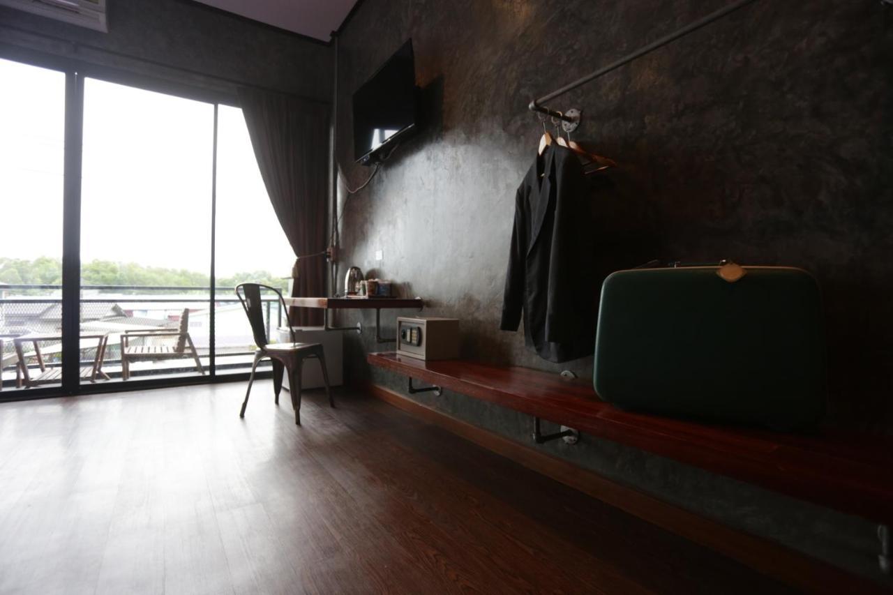 One Four Seven Hotel & Snooker Bar Районг Экстерьер фото