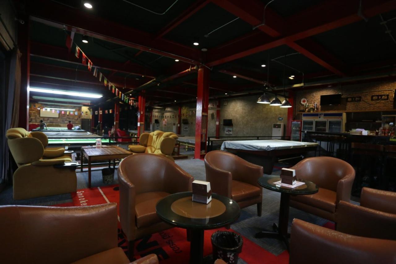 One Four Seven Hotel & Snooker Bar Районг Экстерьер фото