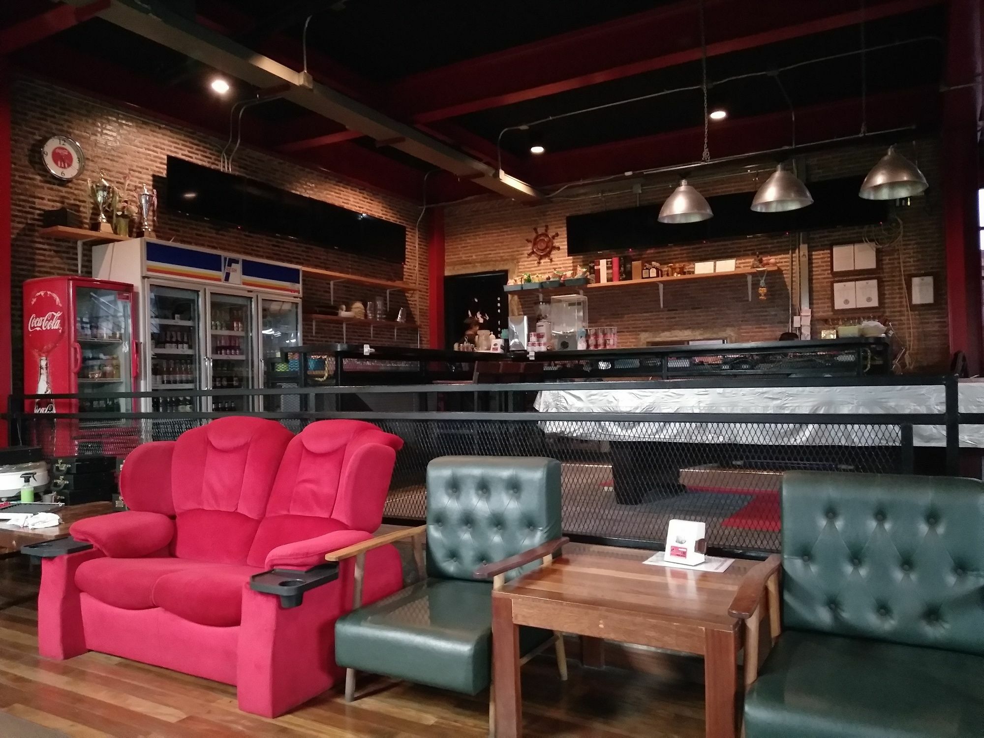 One Four Seven Hotel & Snooker Bar Районг Экстерьер фото
