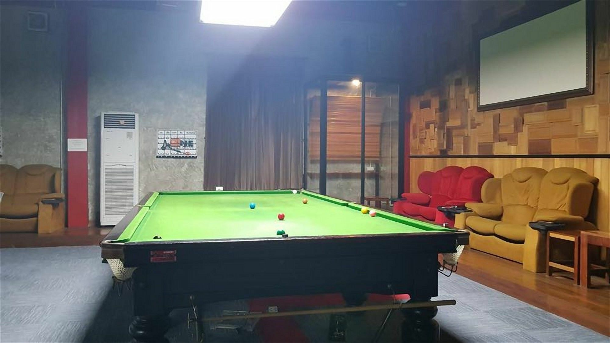 One Four Seven Hotel & Snooker Bar Районг Экстерьер фото